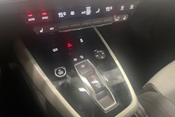 met. sininen Audi Q4 e-tron 2024 kuva 20.