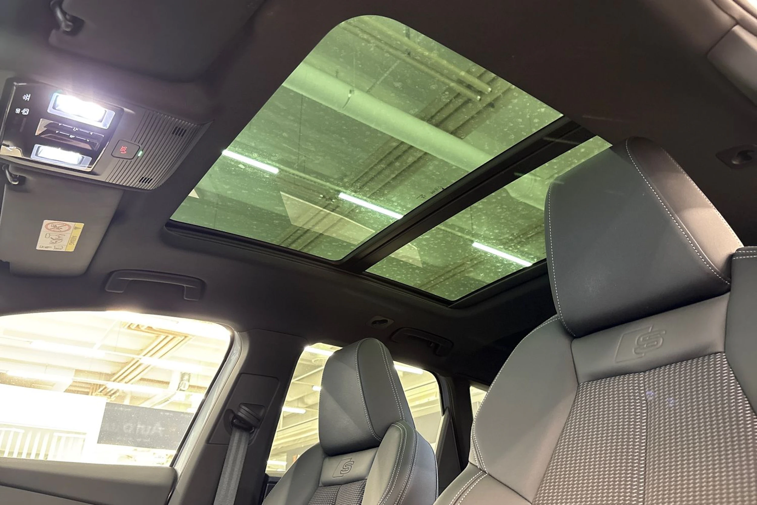 harmaa Audi Q4 e-tron 2024 kuva 13.