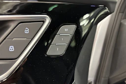 harmaa Audi Q4 e-tron 2024 kuva 16.
