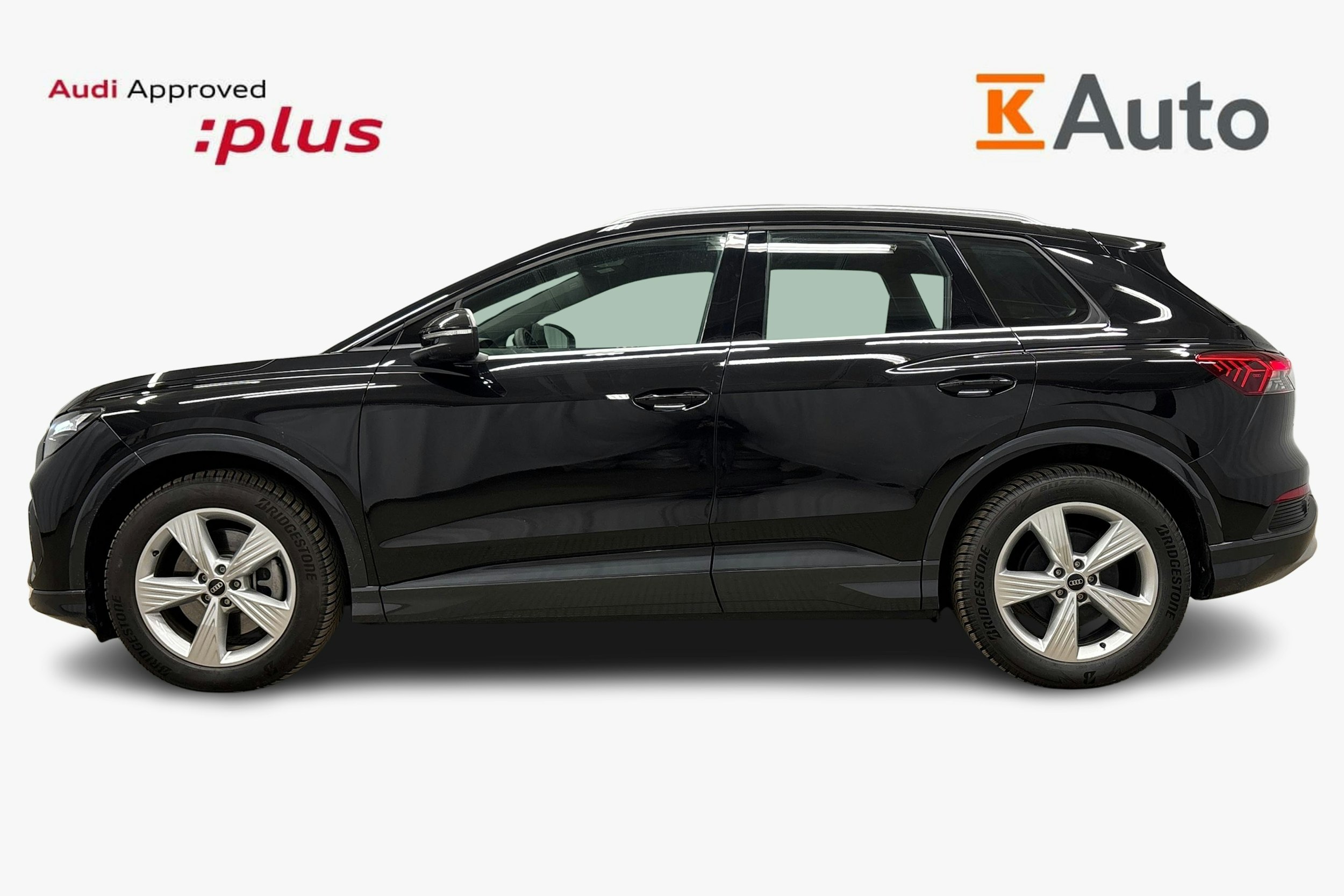 musta Audi Q4 e-tron 2024 kuva 5.