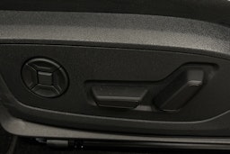 musta Audi Q4 e-tron 2024 kuva 15.