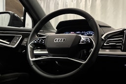 musta Audi Q4 e-tron 2024 kuva 18.