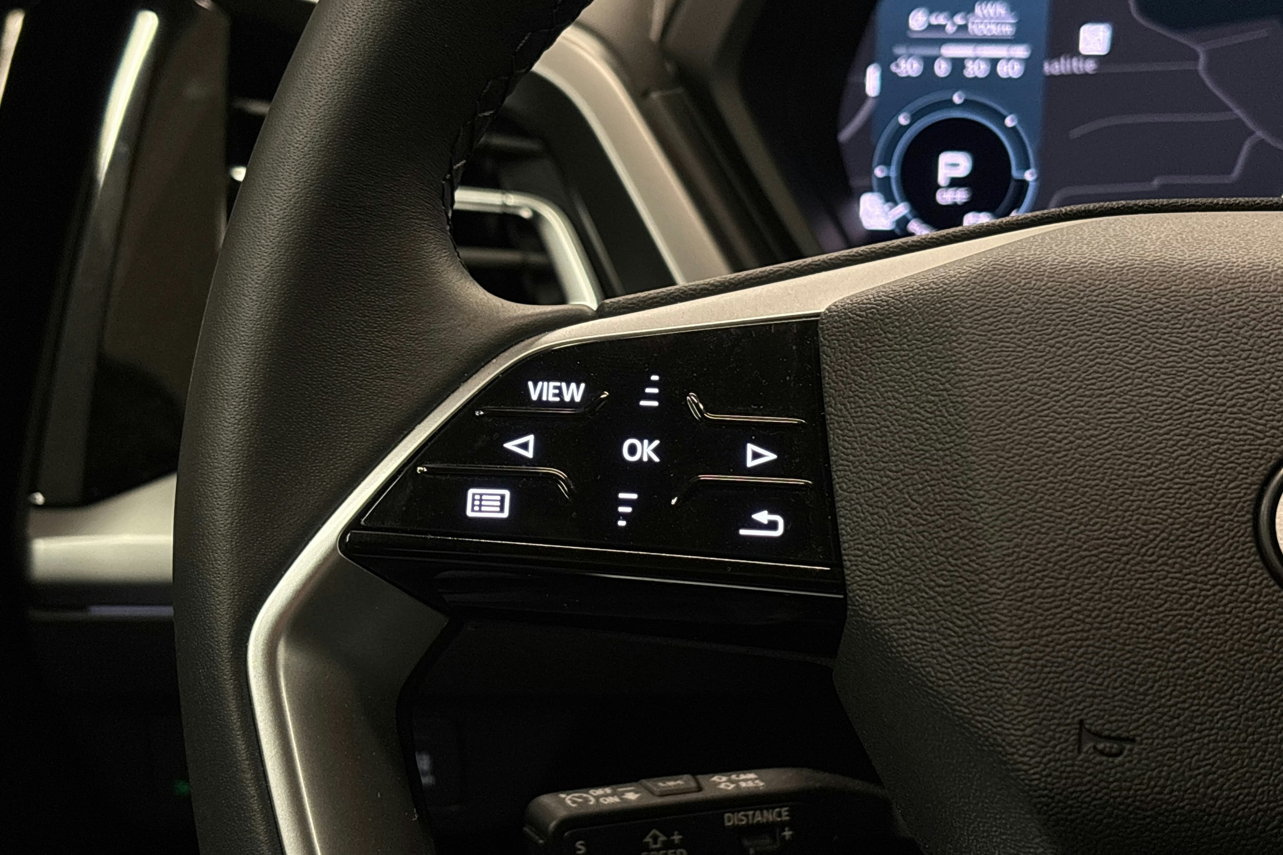 musta Audi Q4 e-tron 2024 kuva 19.