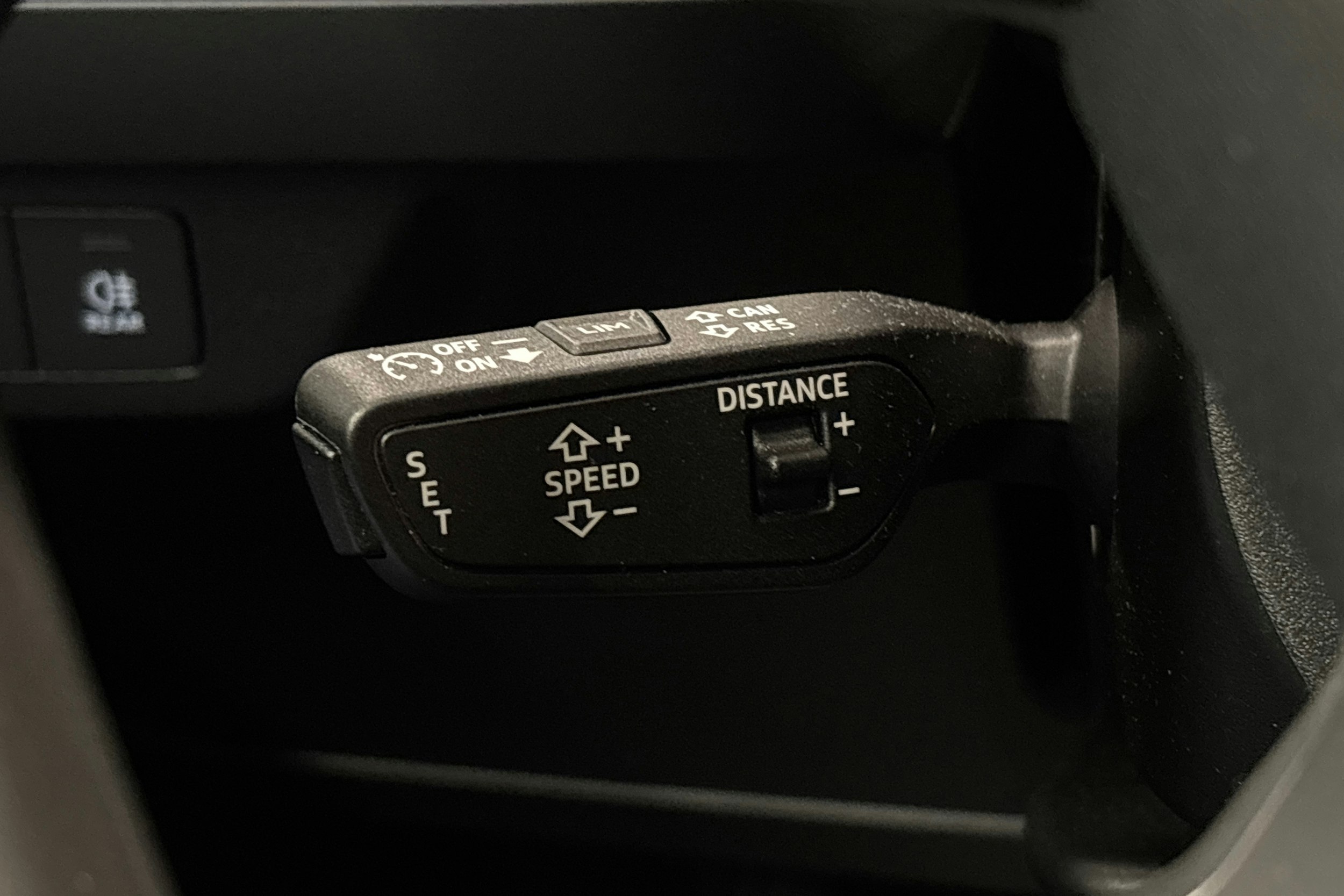 musta Audi Q4 e-tron 2024 kuva 21.