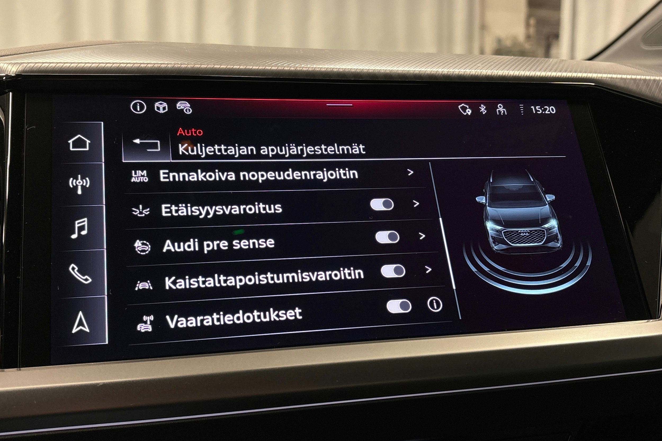 musta Audi Q4 e-tron 2024 kuva 28.