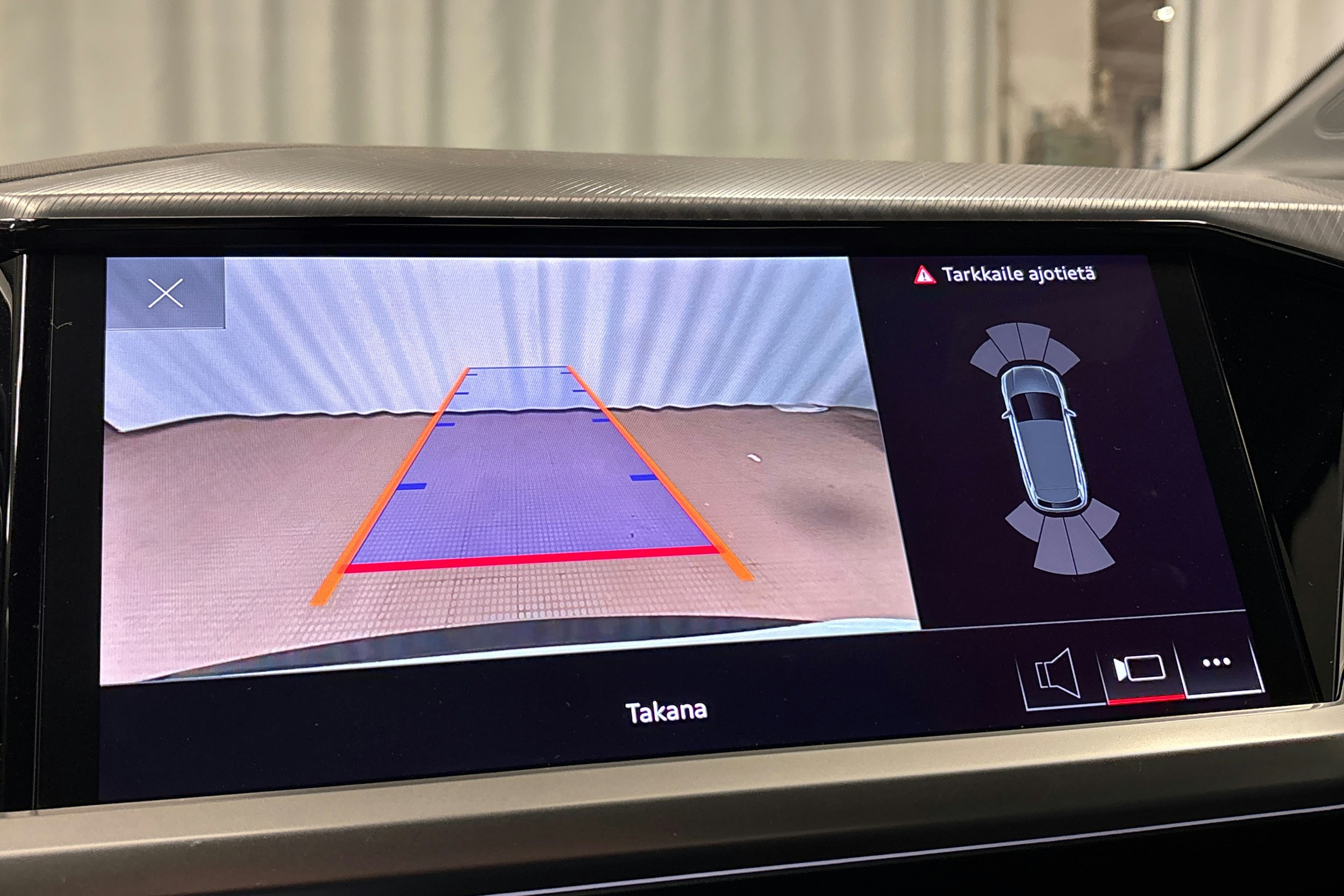 musta Audi Q4 e-tron 2024 kuva 30.