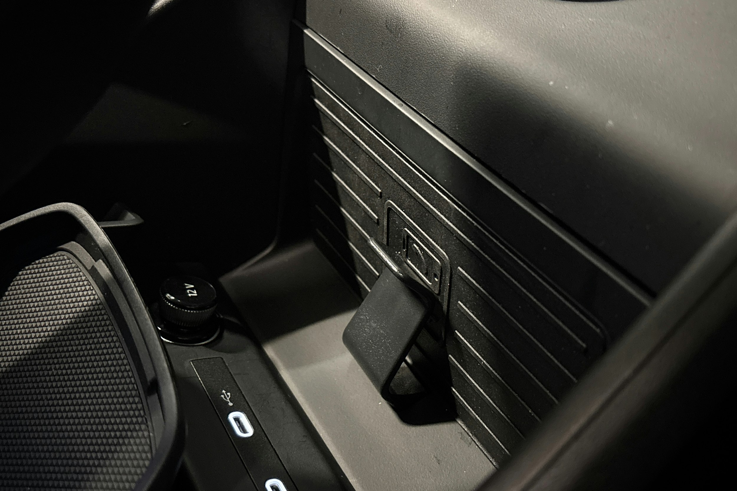 musta Audi Q4 e-tron 2024 kuva 33.