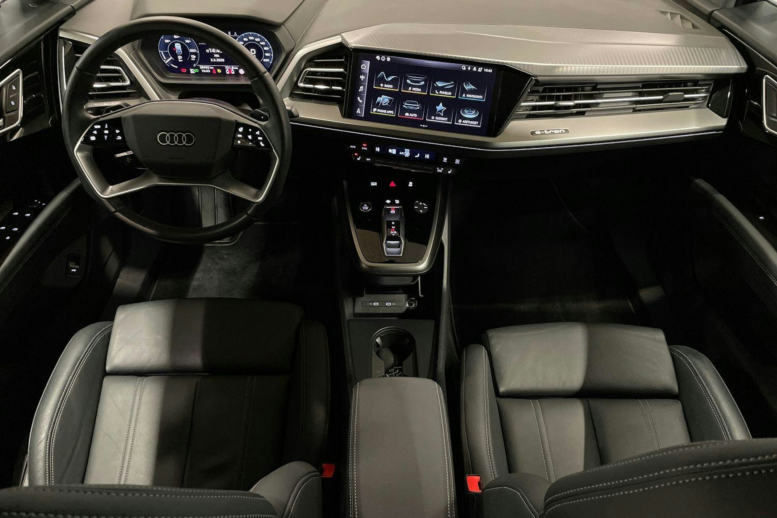 harmaa Audi Q4 e-tron 2024 kuva 7.