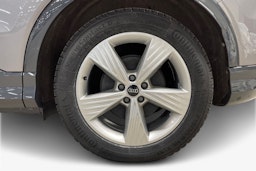 harmaa Audi Q4 e-tron 2024 kuva 9.