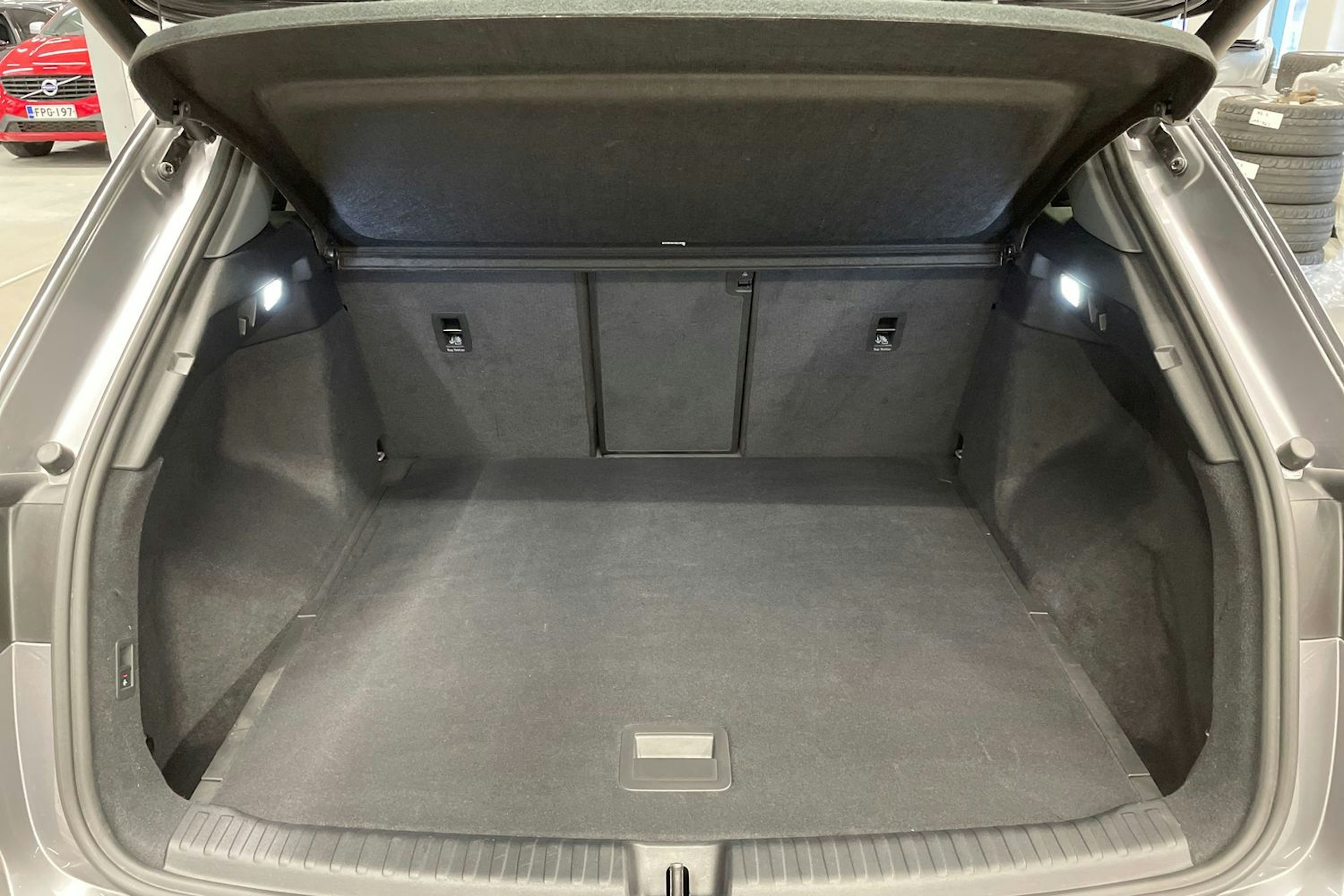 harmaa Audi Q4 e-tron 2024 kuva 11.