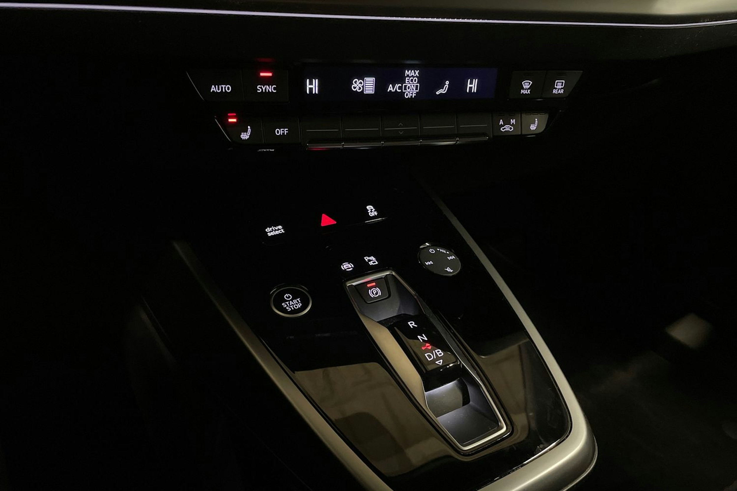 harmaa Audi Q4 e-tron 2024 kuva 22.