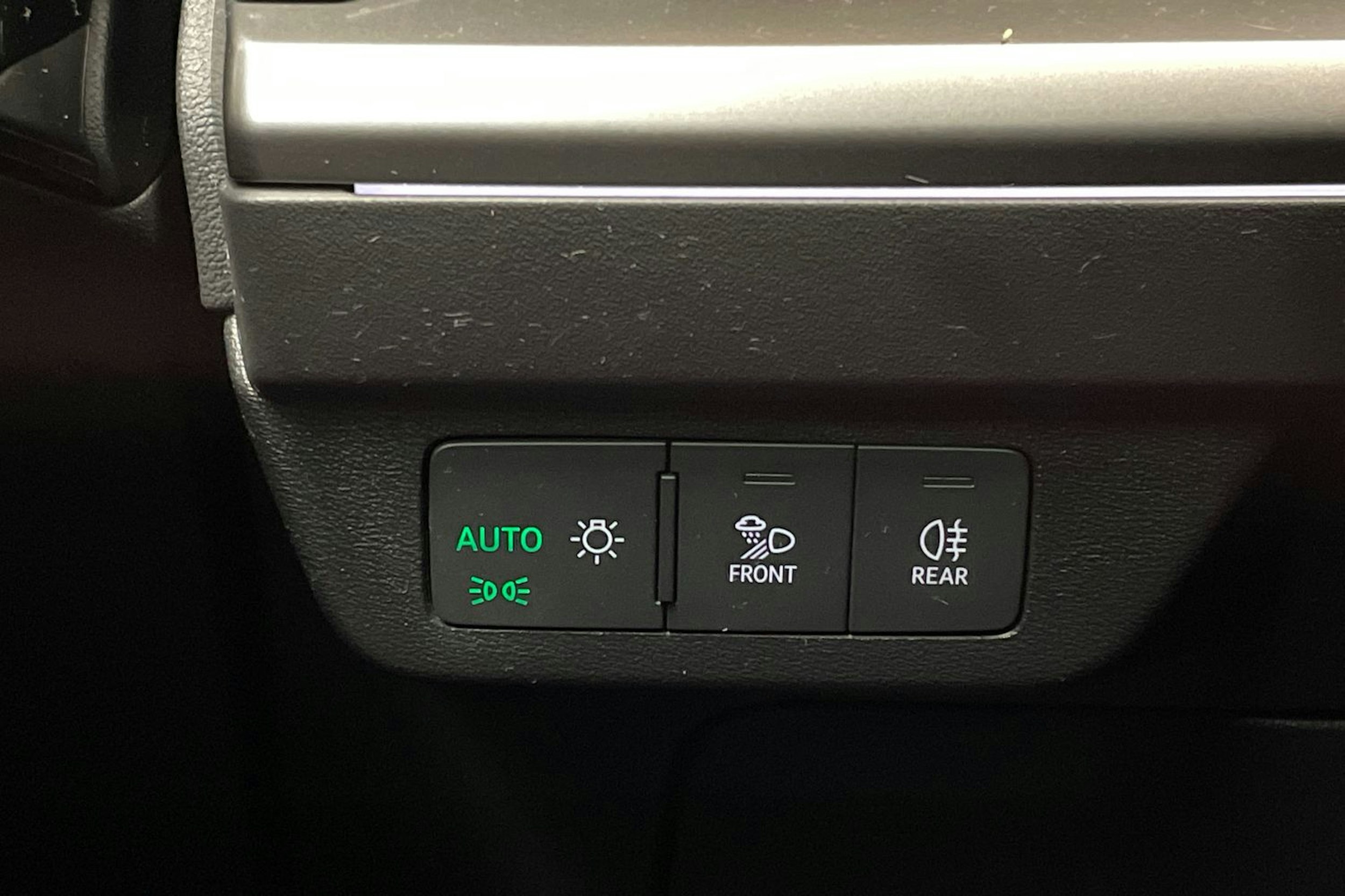 harmaa Audi Q4 e-tron 2024 kuva 23.