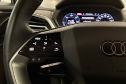 harmaa Audi Q4 e-tron 2024 kuva 24.