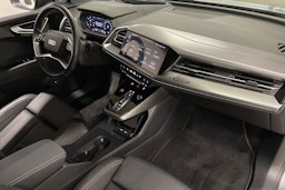 harmaa Audi Q4 e-tron 2024 kuva 30.