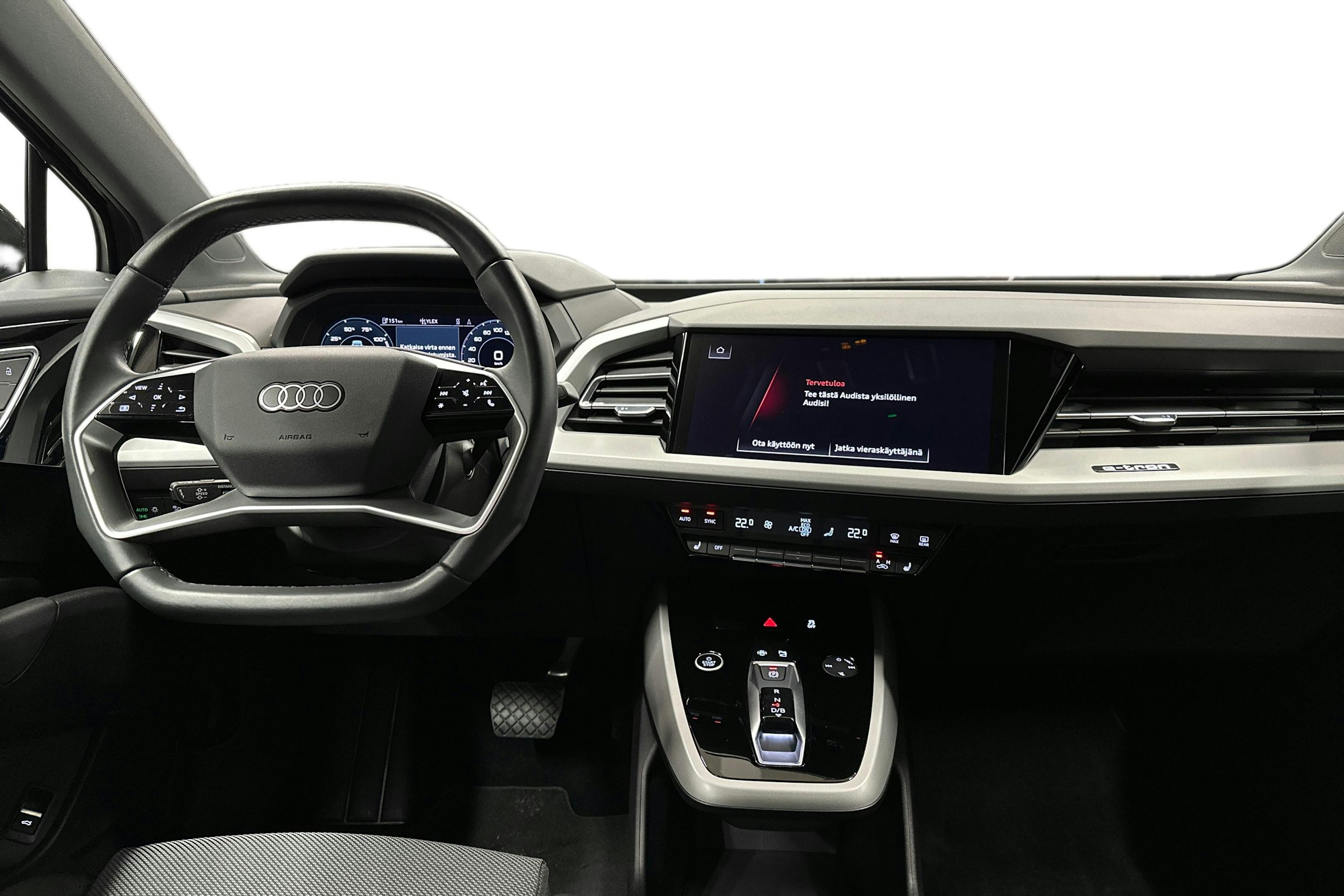 musta Audi Q4 e-tron 2024 kuva 9.