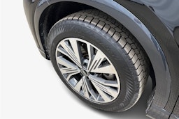 musta Audi Q4 e-tron 2024 kuva 11.