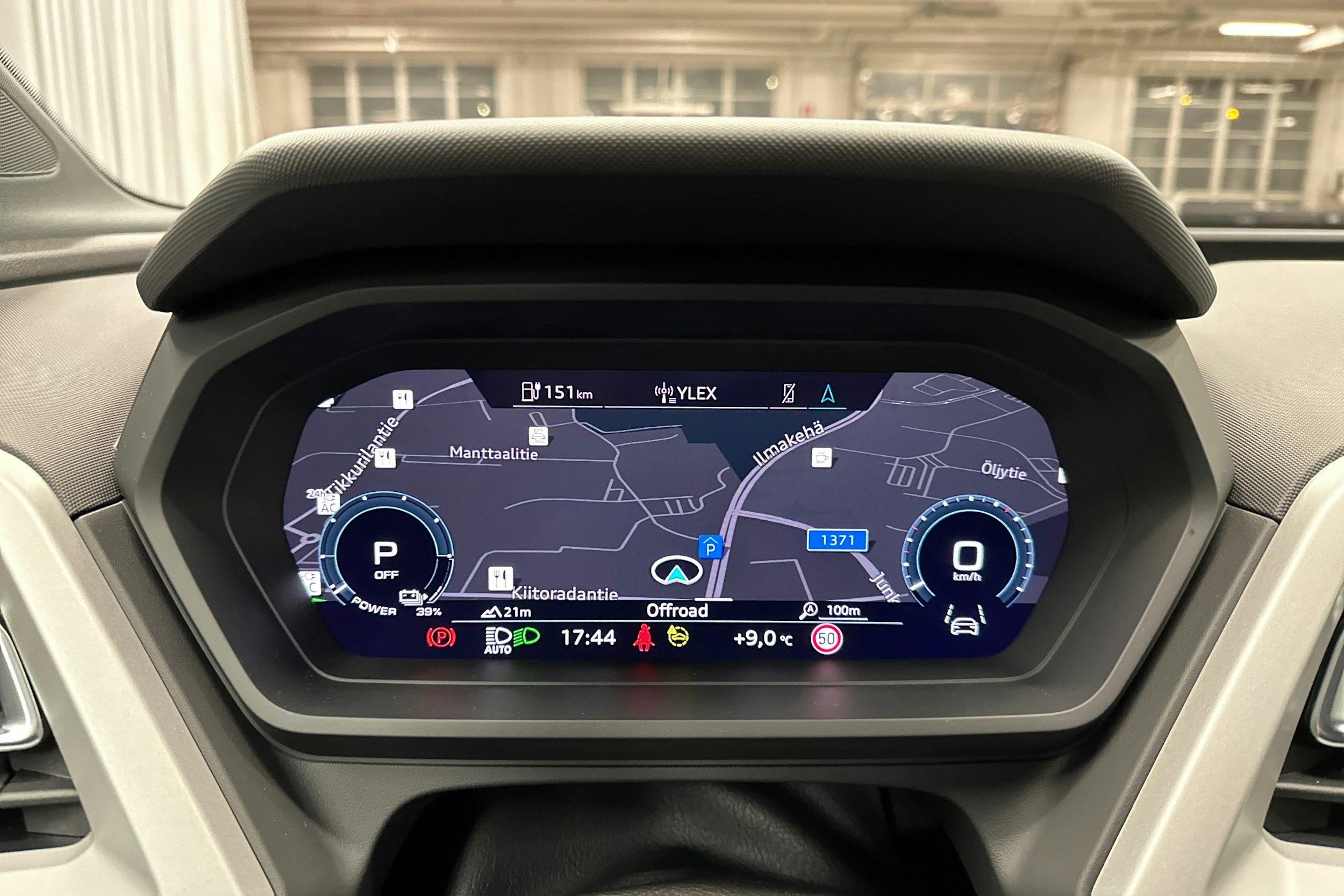 musta Audi Q4 e-tron 2024 kuva 18.