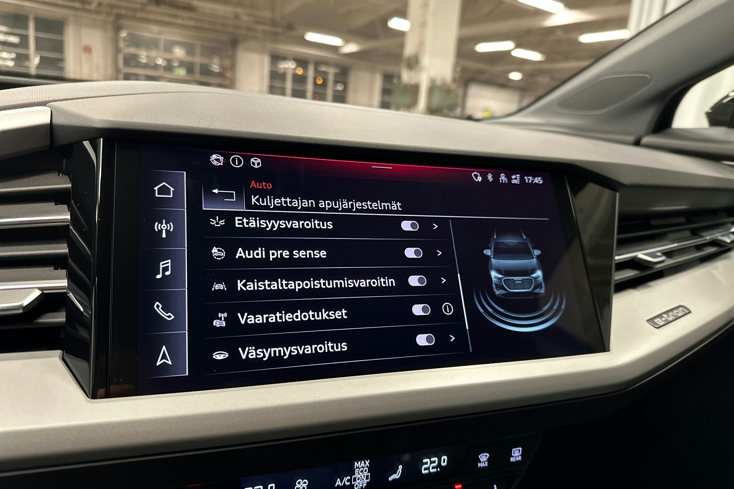 musta Audi Q4 e-tron 2024 kuva 25.