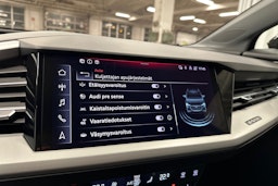 musta Audi Q4 e-tron 2024 kuva 25.