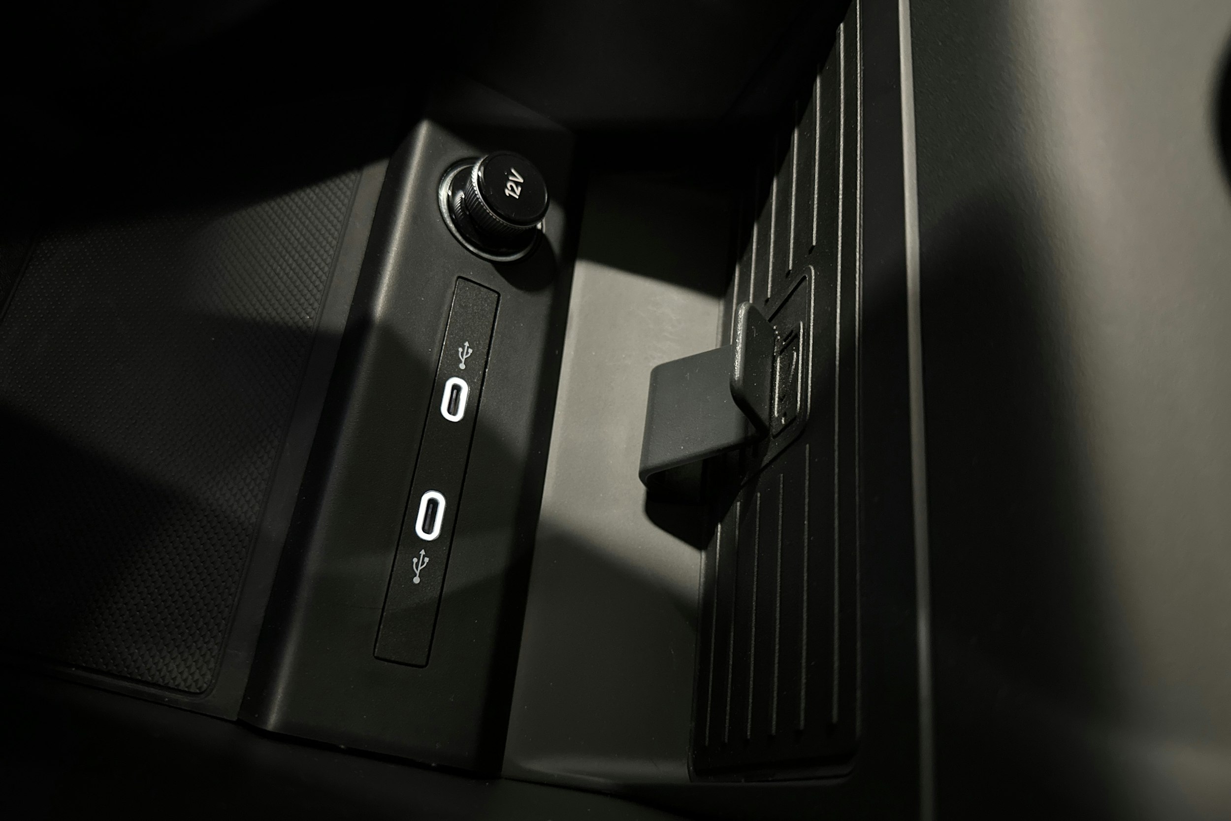 musta Audi Q4 e-tron 2024 kuva 27.