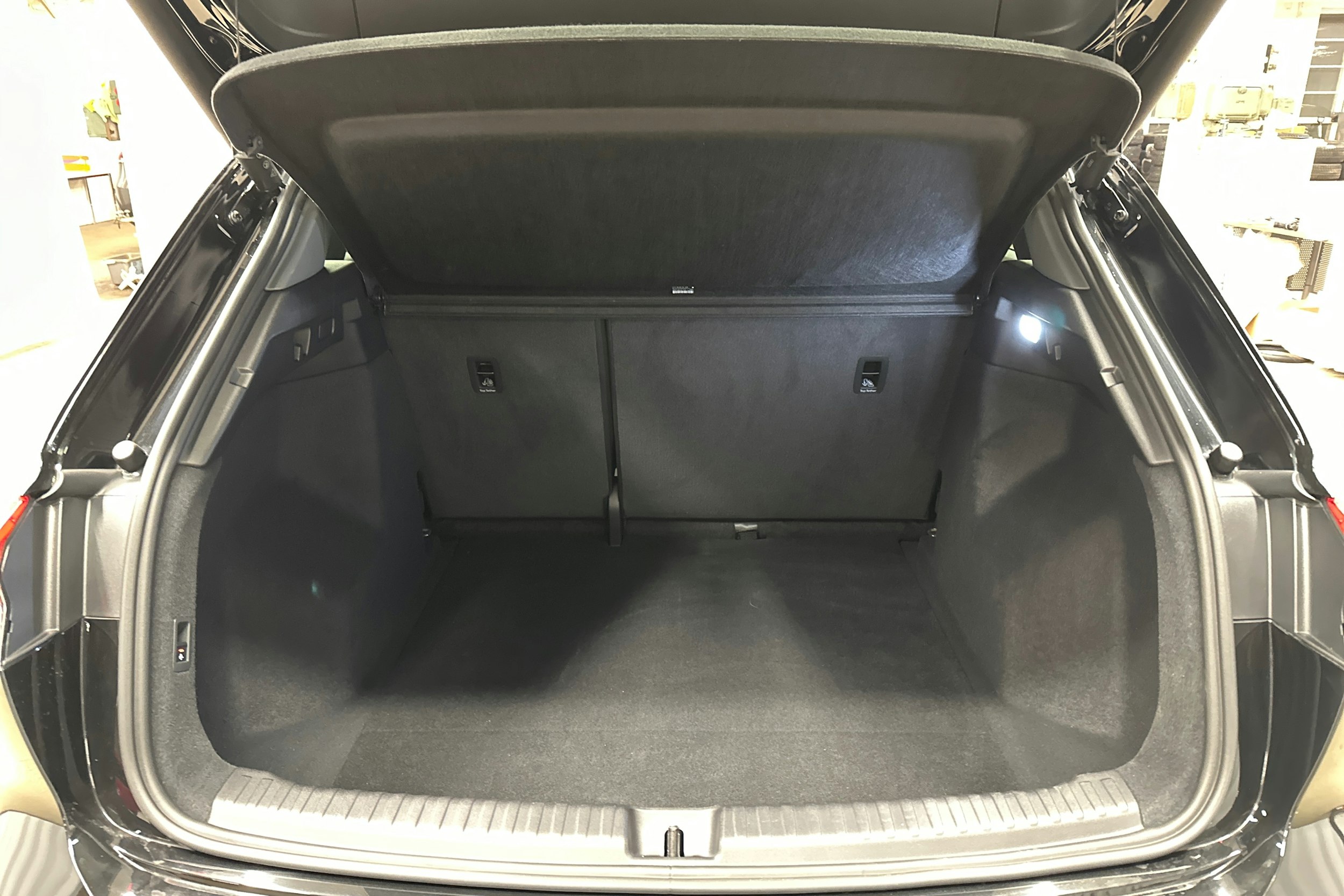 musta Audi Q4 e-tron 2024 kuva 30.