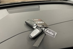 musta Audi Q4 e-tron 2024 kuva 33.