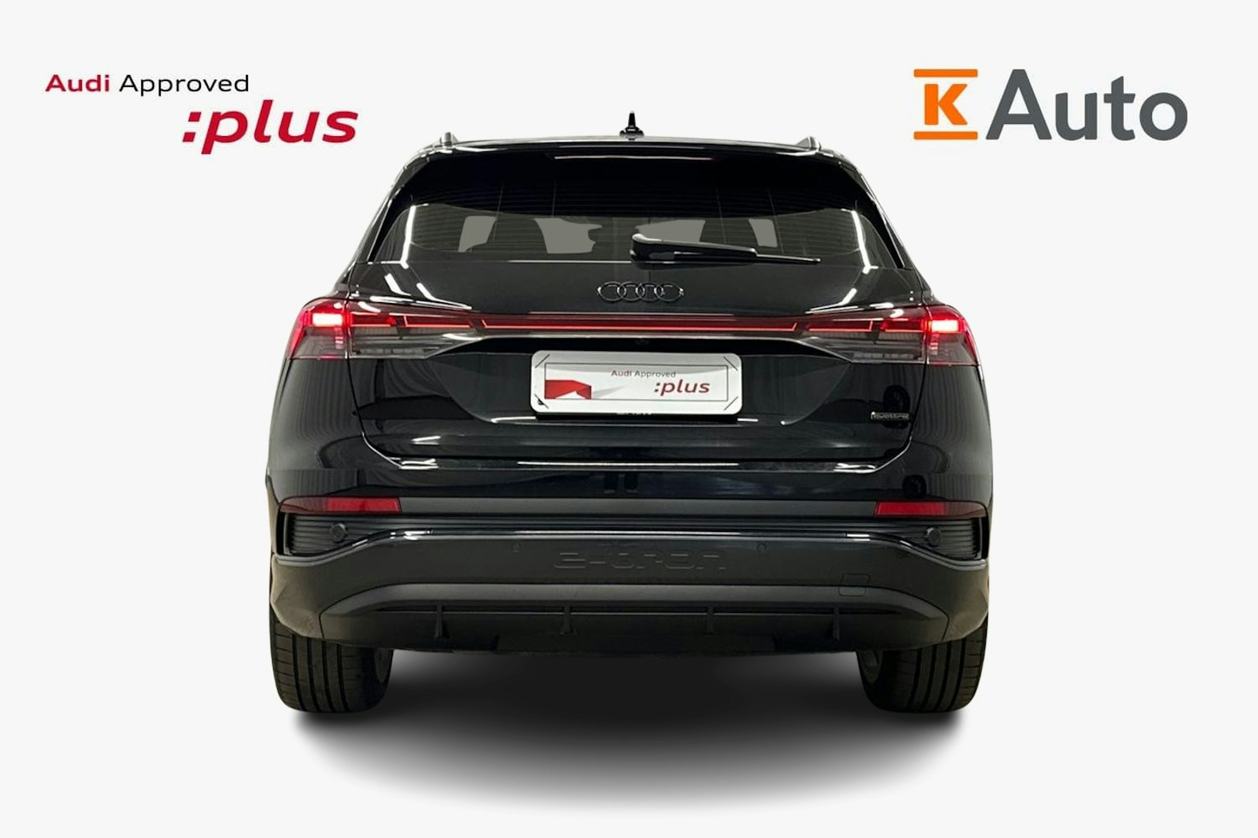 musta Audi Q4 e-tron 2024 kuva 3.