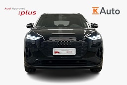 musta Audi Q4 e-tron 2024 kuva 5.