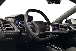 musta Audi Q4 e-tron 2024 kuva 7.