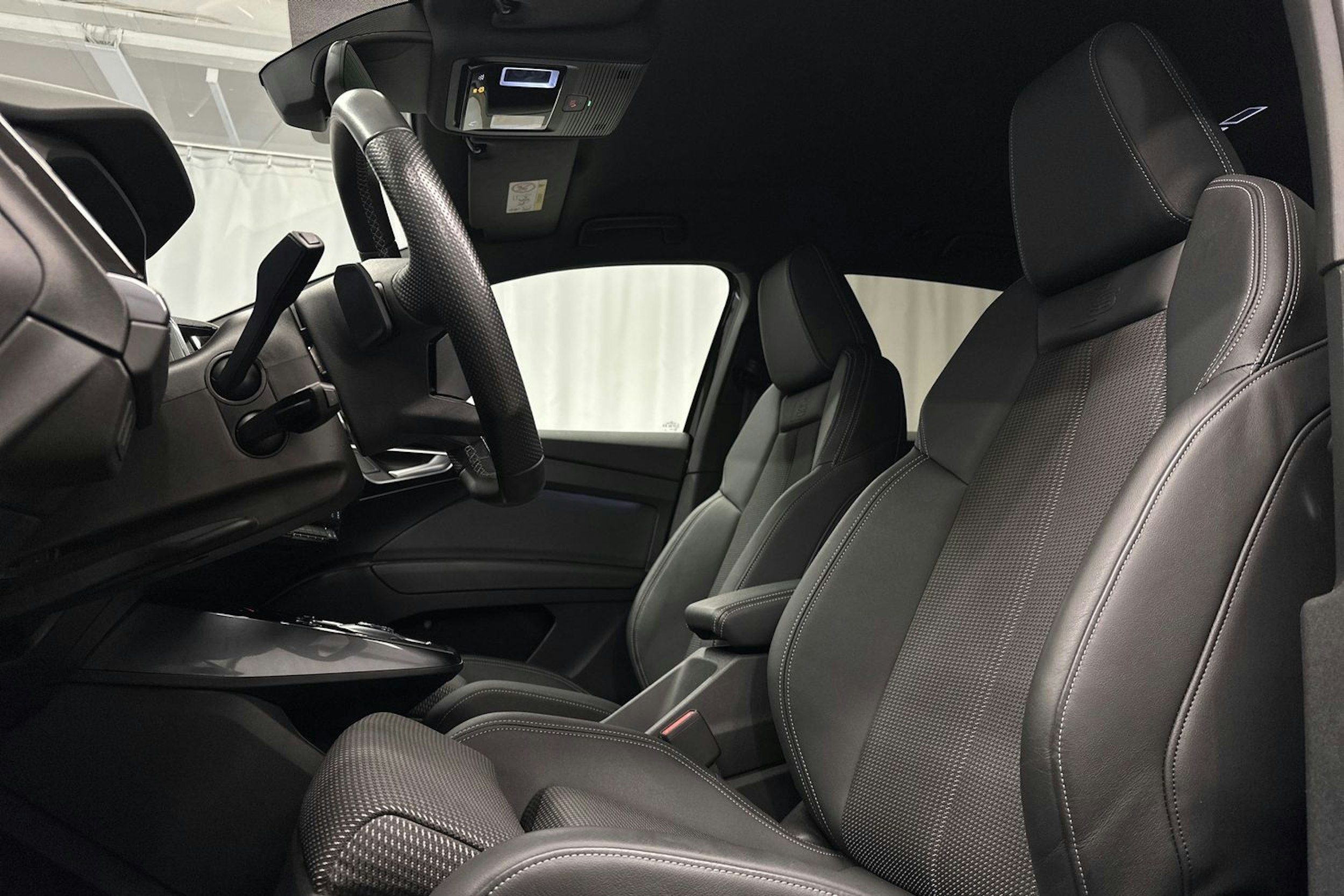 musta Audi Q4 e-tron 2024 kuva 15.
