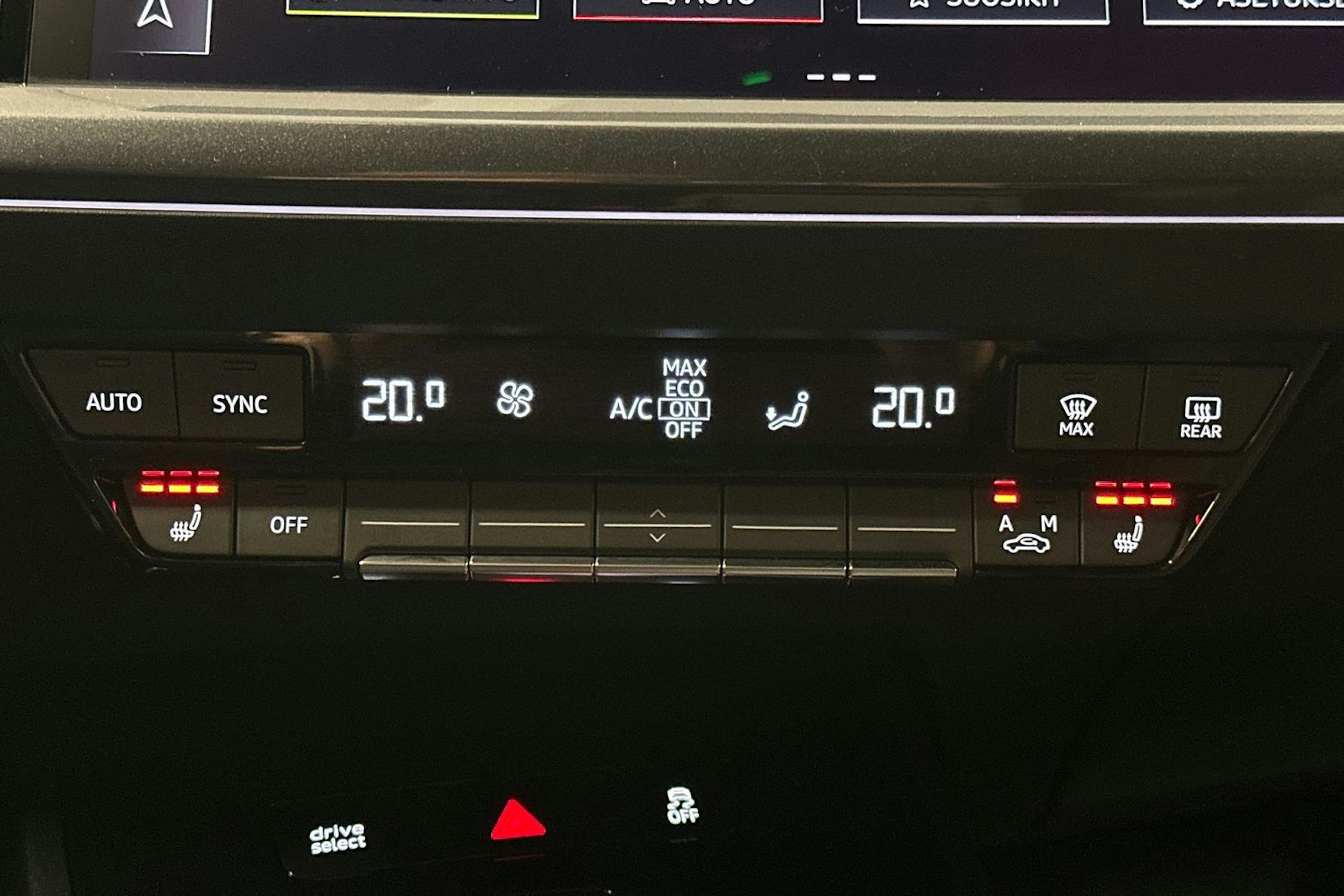musta Audi Q4 e-tron 2024 kuva 22.