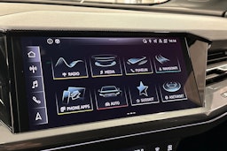 musta Audi Q4 e-tron 2024 kuva 23.