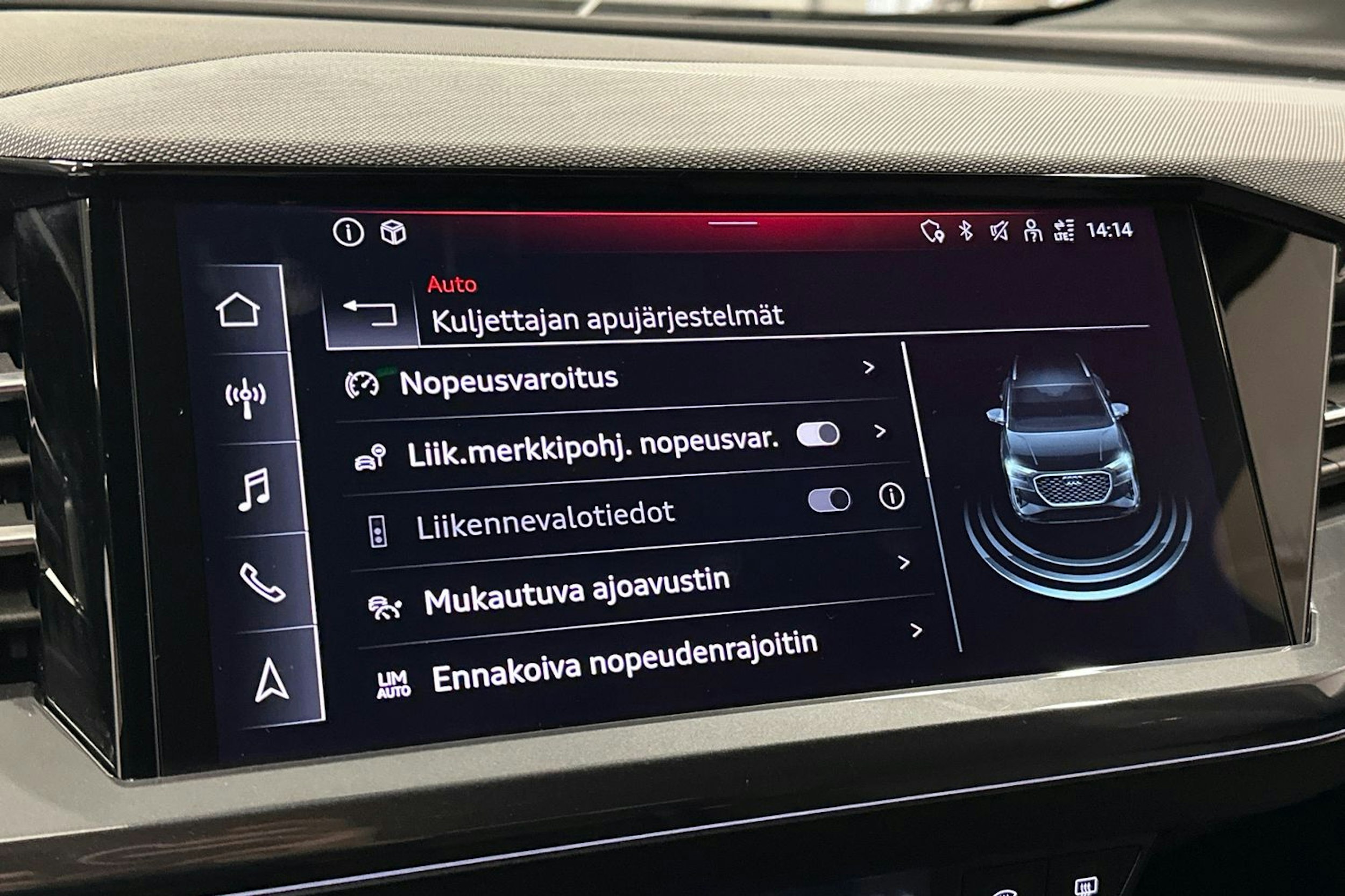 musta Audi Q4 e-tron 2024 kuva 26.