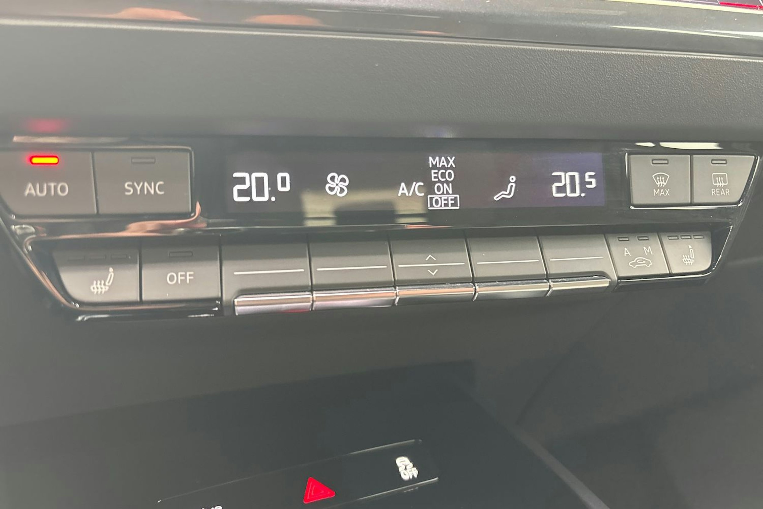 harmaa Audi Q4 e-tron 2024 kuva 25.