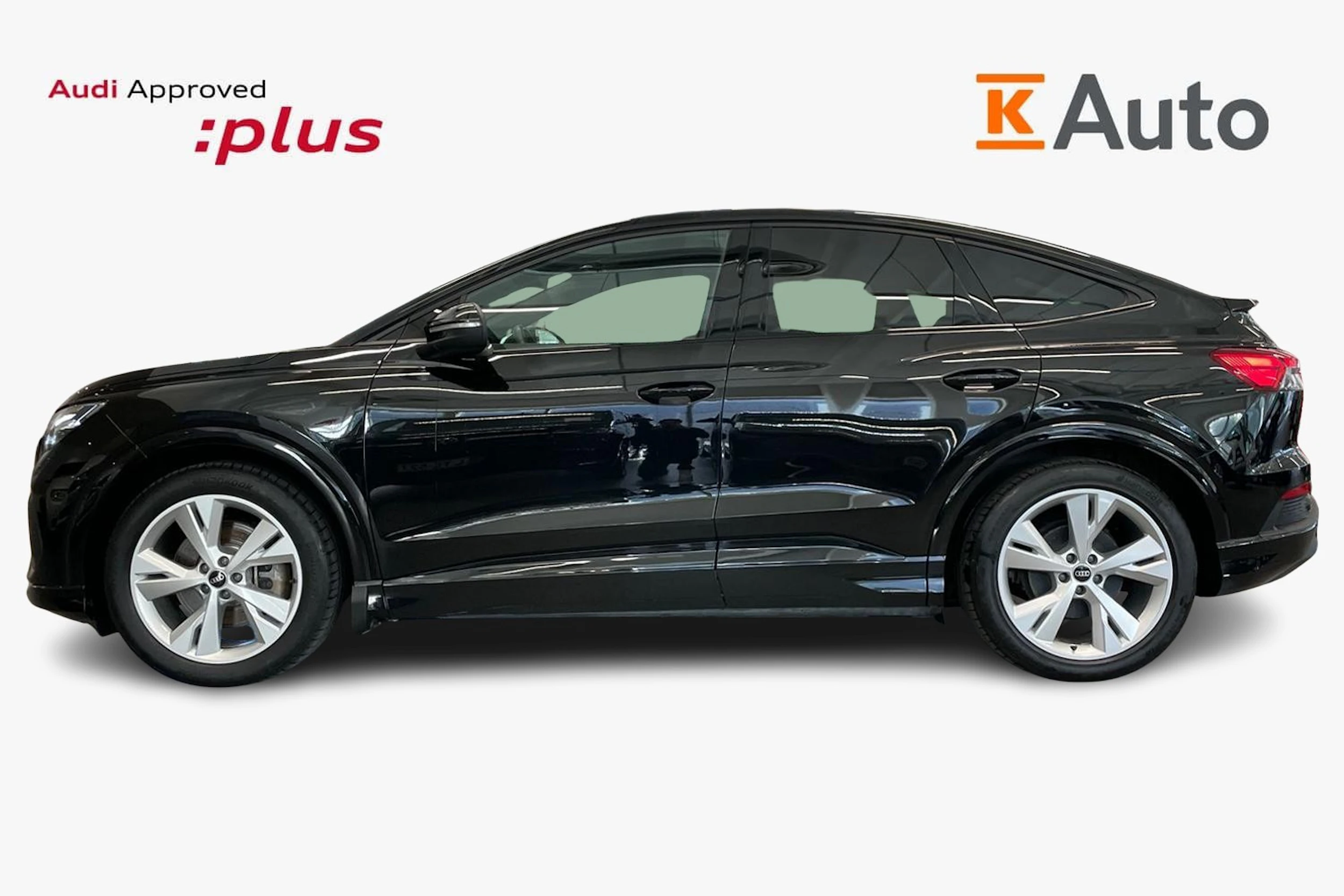 musta Audi Q4 e-tron 2024 kuva 5.