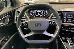 musta Audi Q4 e-tron 2024 kuva 12.