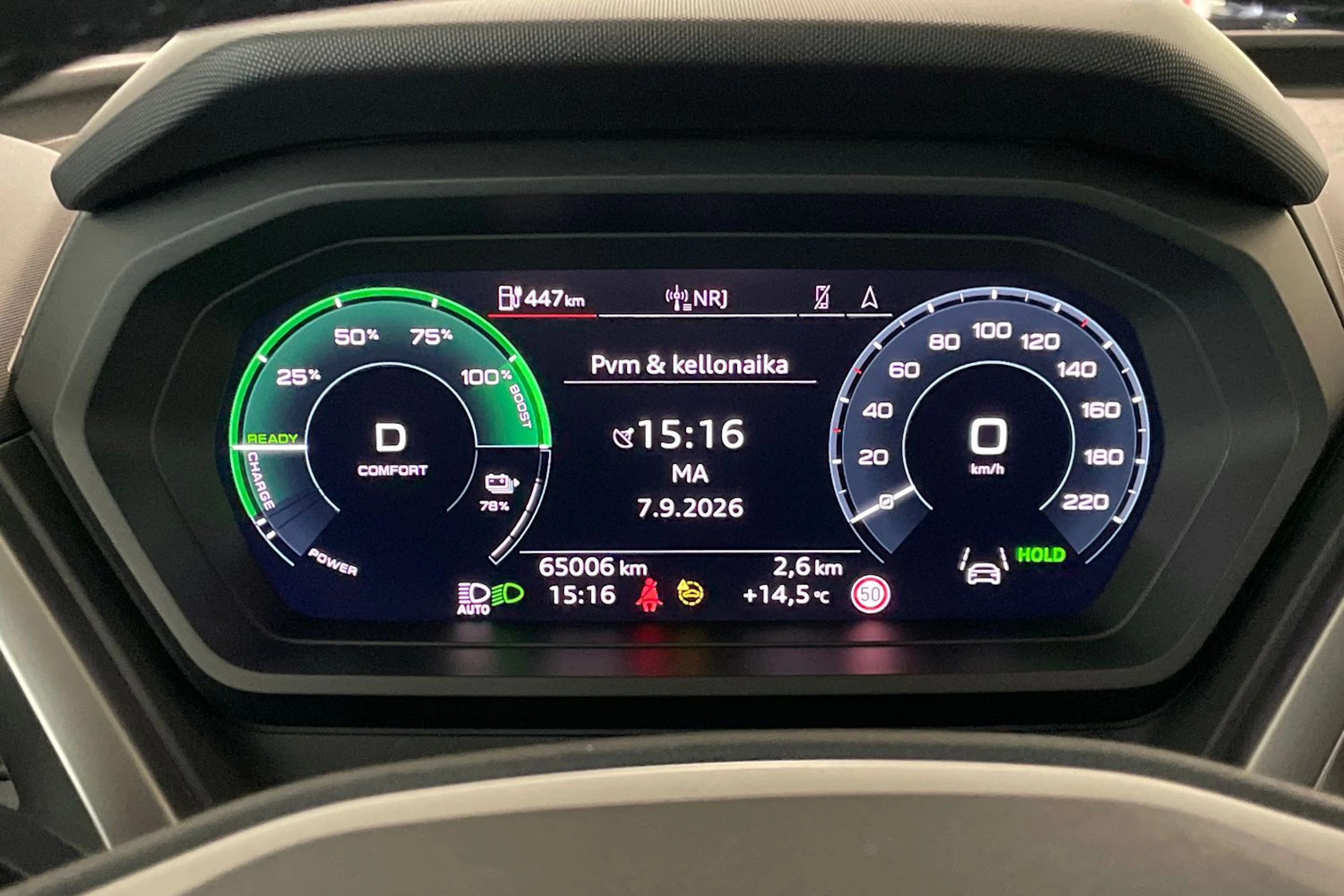 musta Audi Q4 e-tron 2024 kuva 14.