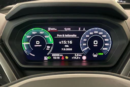 musta Audi Q4 e-tron 2024 kuva 14.