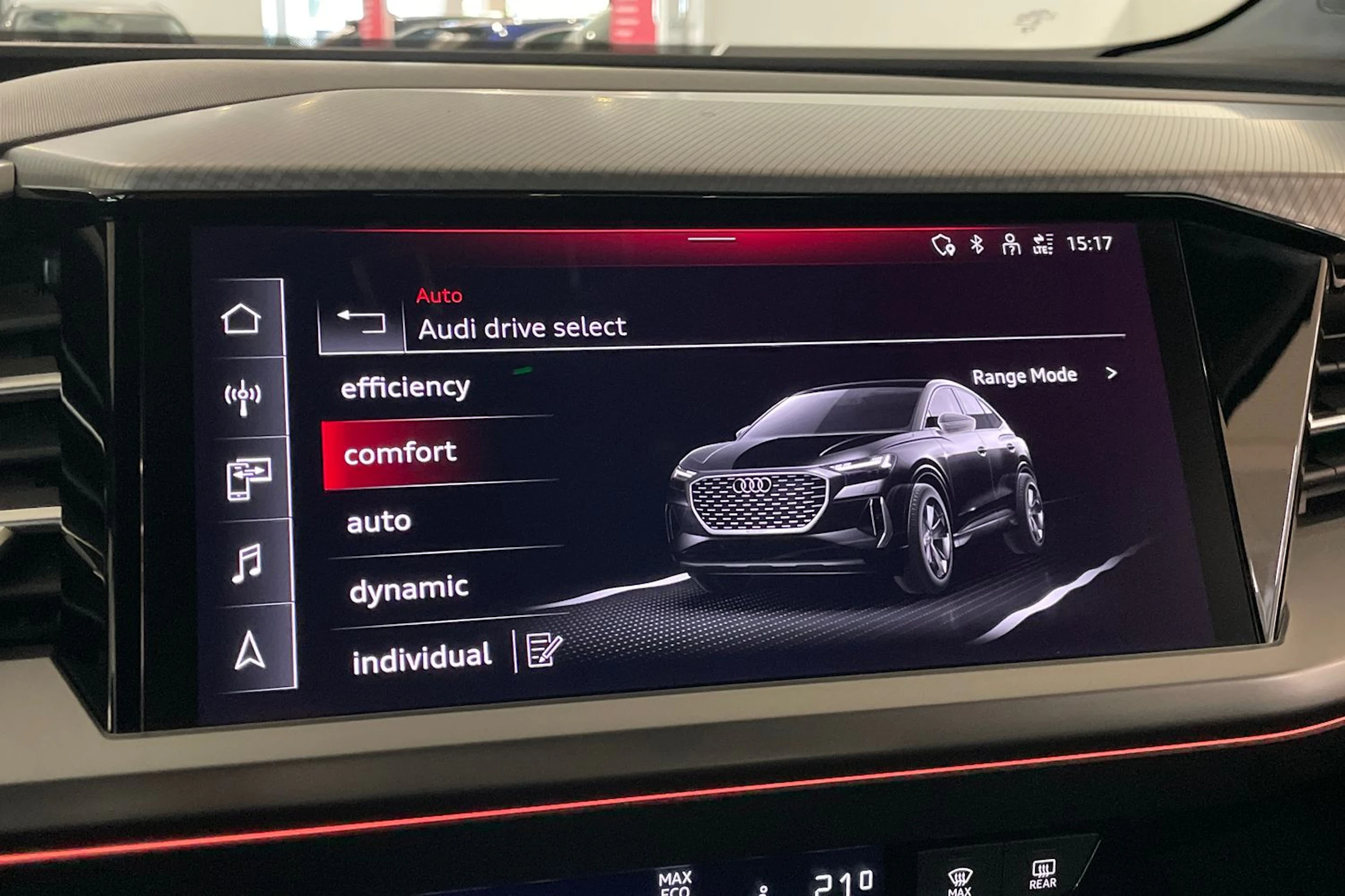 musta Audi Q4 e-tron 2024 kuva 19.