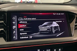 musta Audi Q4 e-tron 2024 kuva 19.