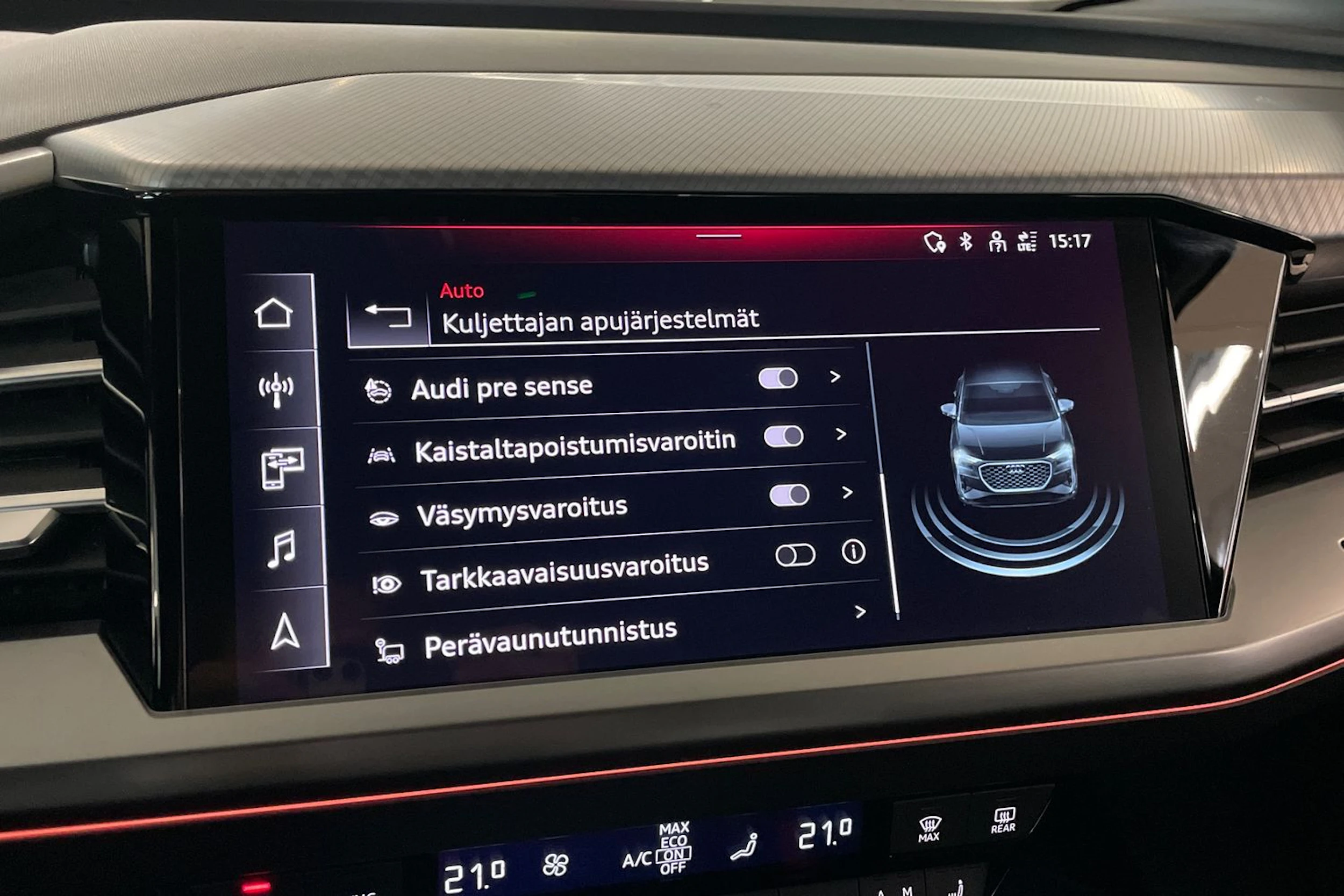 musta Audi Q4 e-tron 2024 kuva 21.