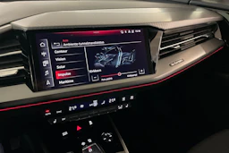 musta Audi Q4 e-tron 2024 kuva 22.