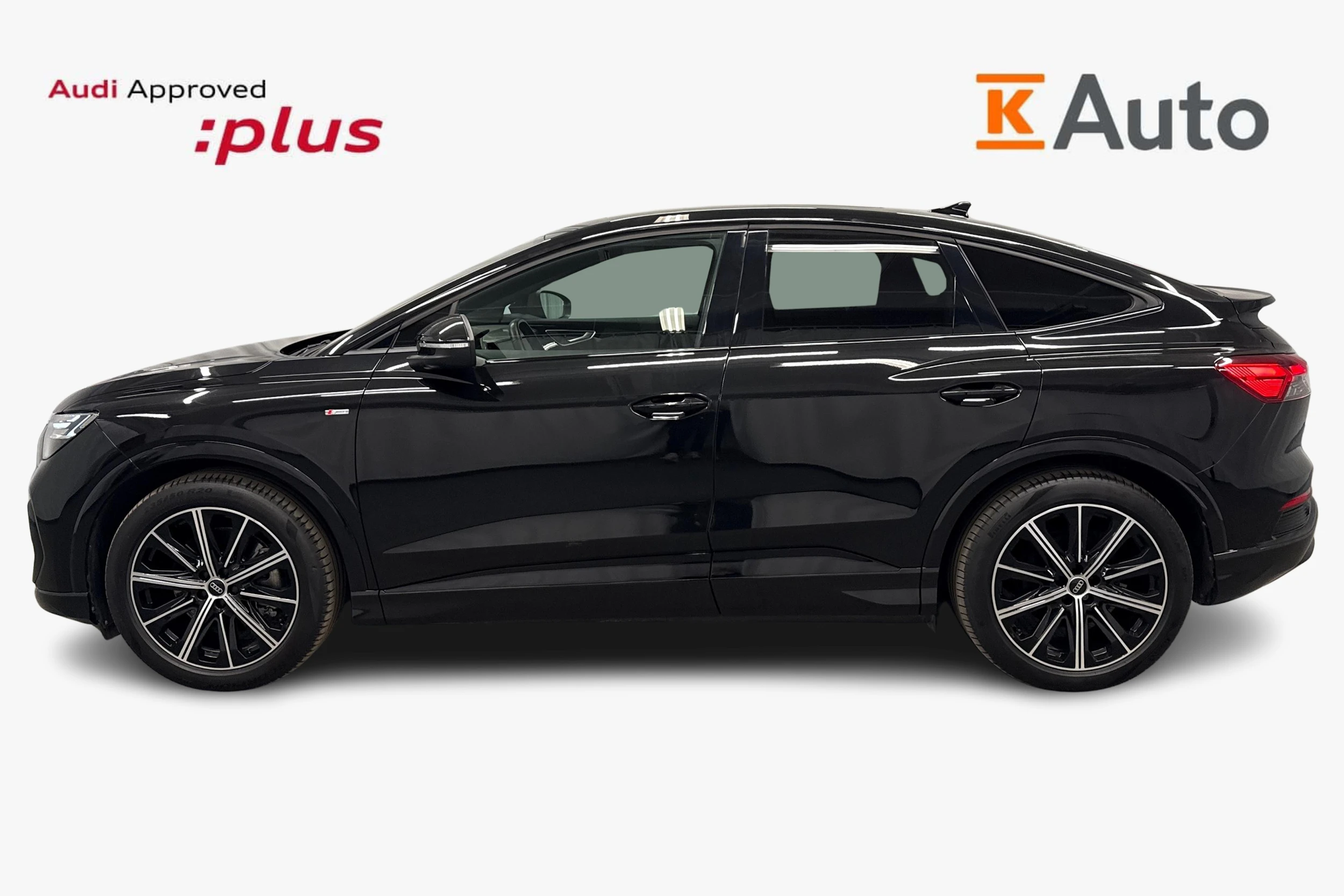 musta Audi Q4 e-tron 2024 kuva 5.