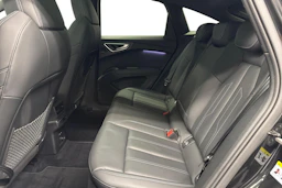 musta Audi Q4 e-tron 2024 kuva 8.