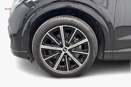 musta Audi Q4 e-tron 2024 kuva 9.