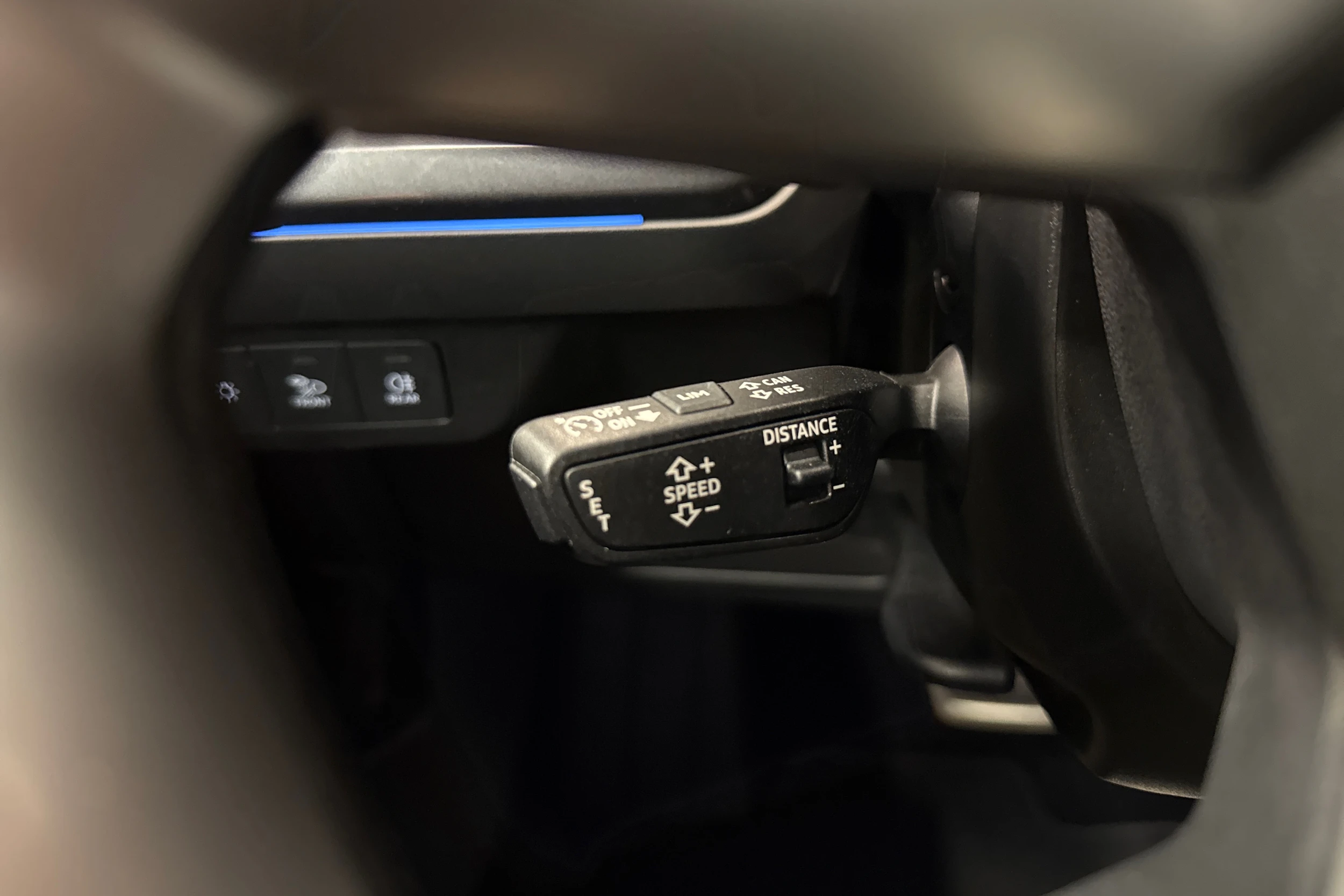 musta Audi Q4 e-tron 2024 kuva 13.