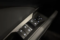 musta Audi Q4 e-tron 2024 kuva 16.