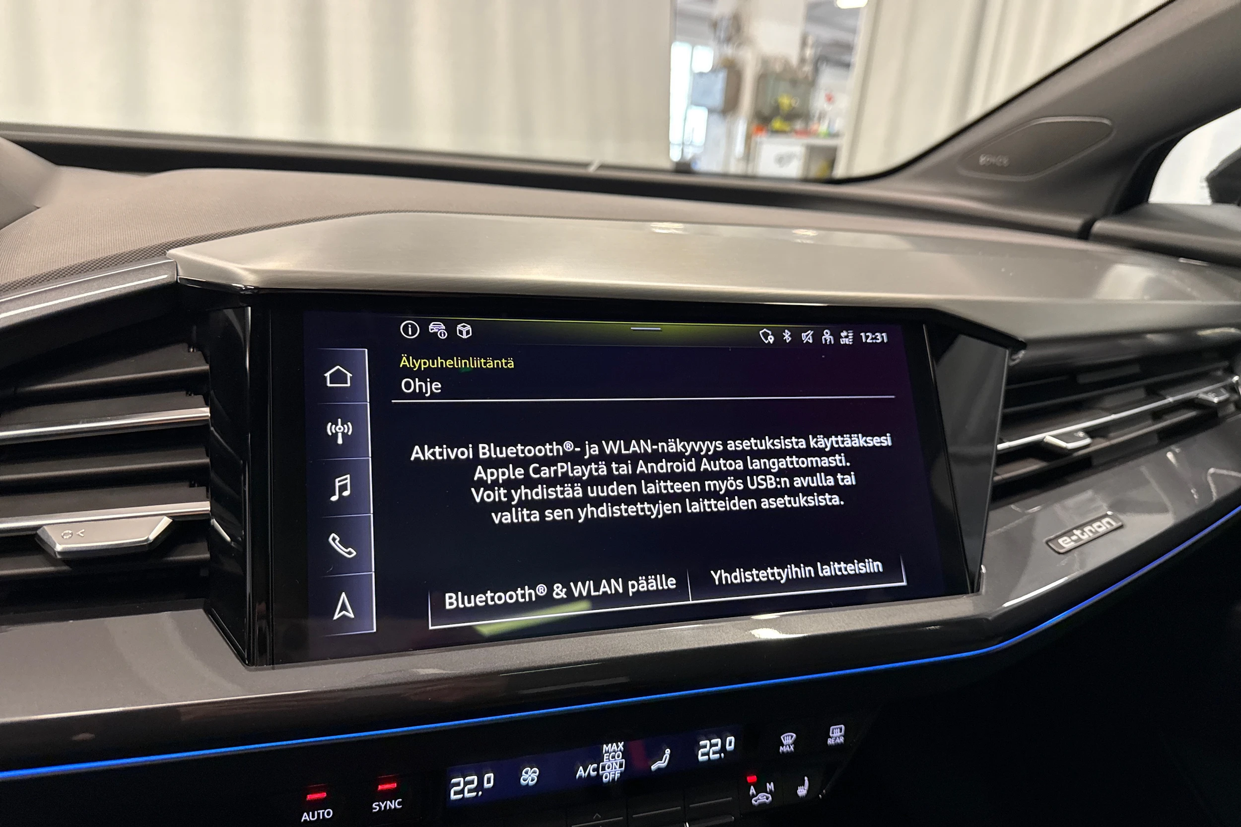 musta Audi Q4 e-tron 2024 kuva 18.