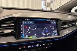 musta Audi Q4 e-tron 2024 kuva 19.