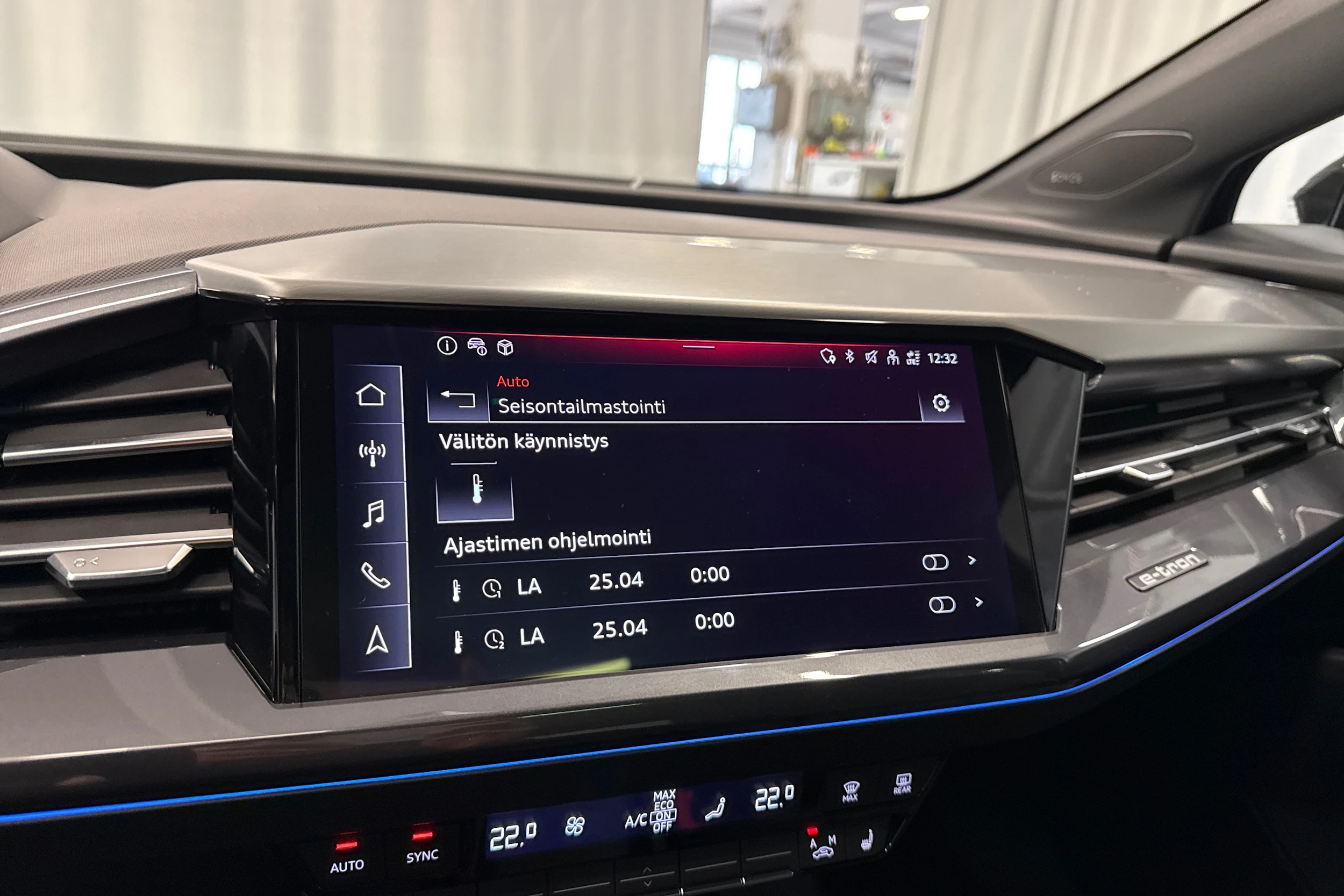 musta Audi Q4 e-tron 2024 kuva 21.